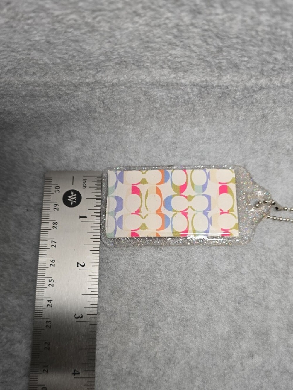 Handcrafted Resin Bag Charm/Hangtag - Picture 7 of 8
